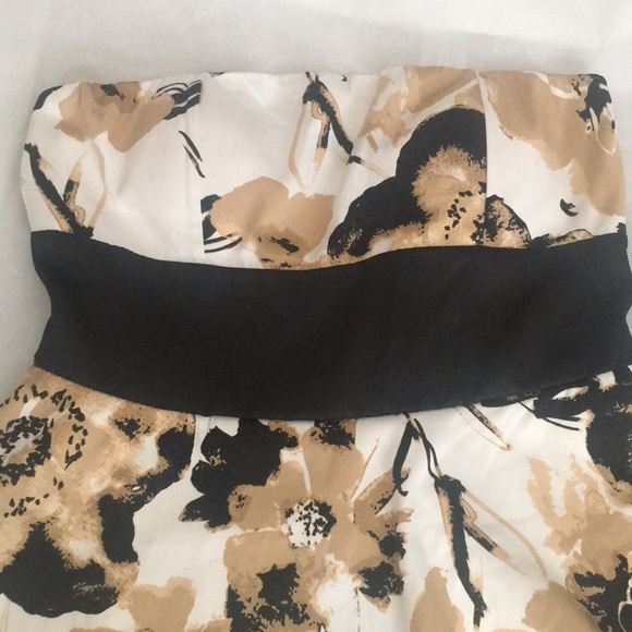 🌺 3/$20🌺 Like New Beautiful Floral Print Dress - Picture 2 of 5